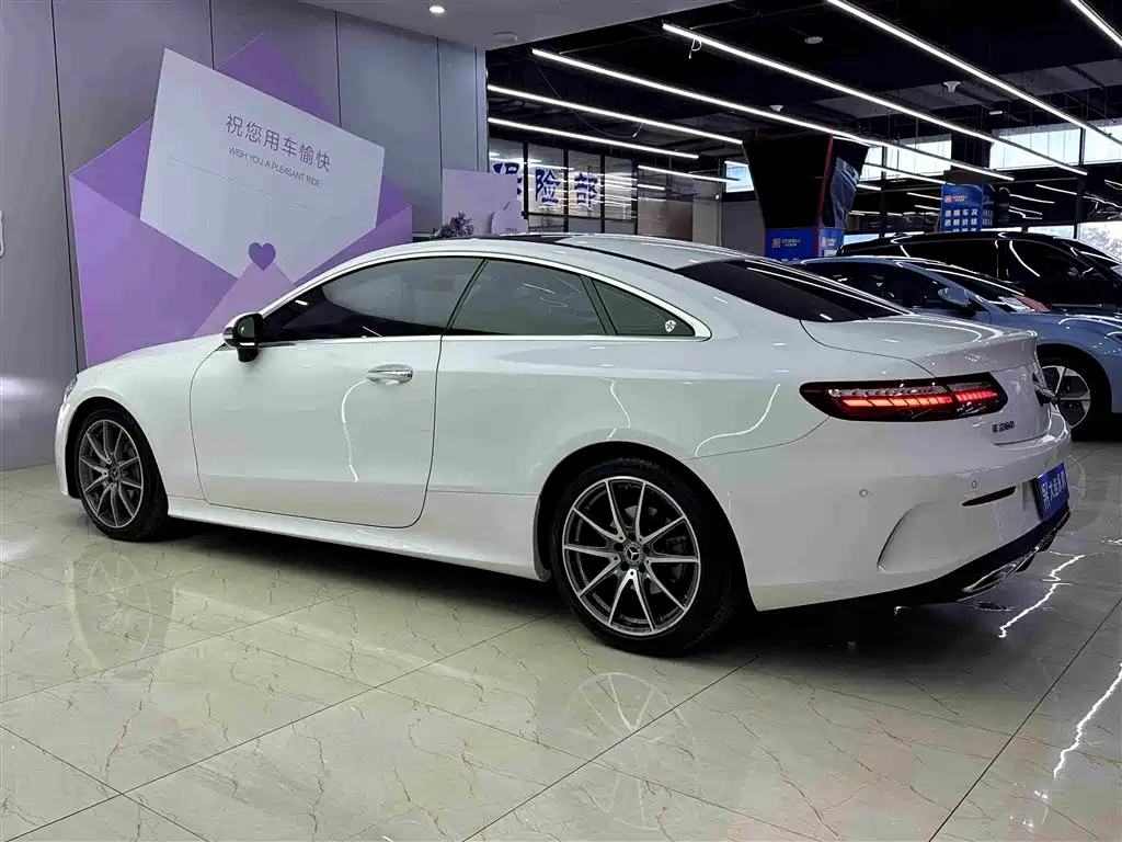 MERCEDES-BENZ E CLASS