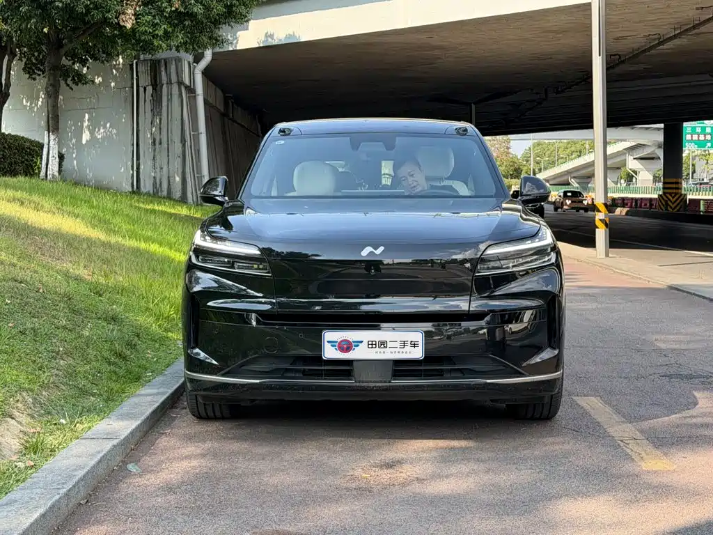 Onvo L90 2025 Max мест