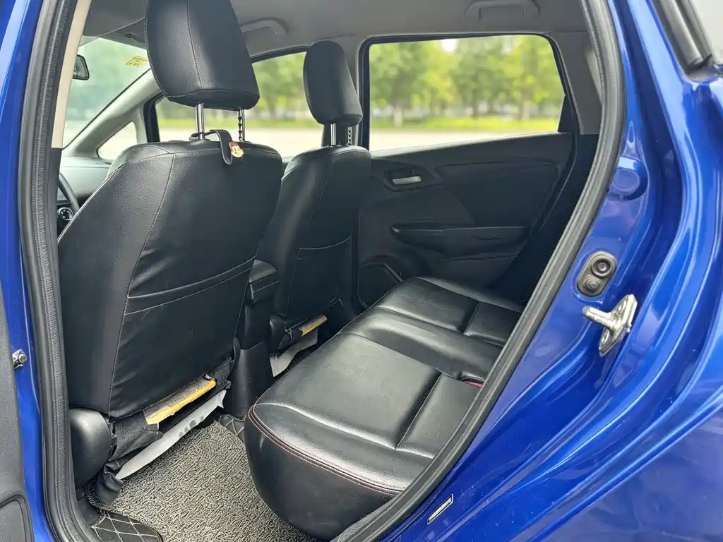 Honda Fit — миниатюра 7