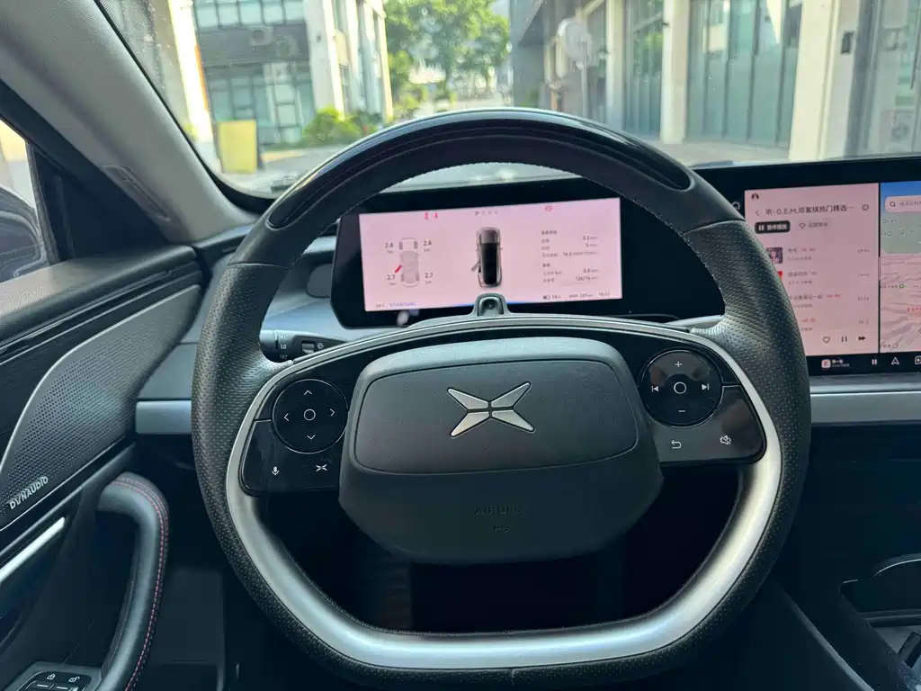 XPeng P7 — миниатюра 17