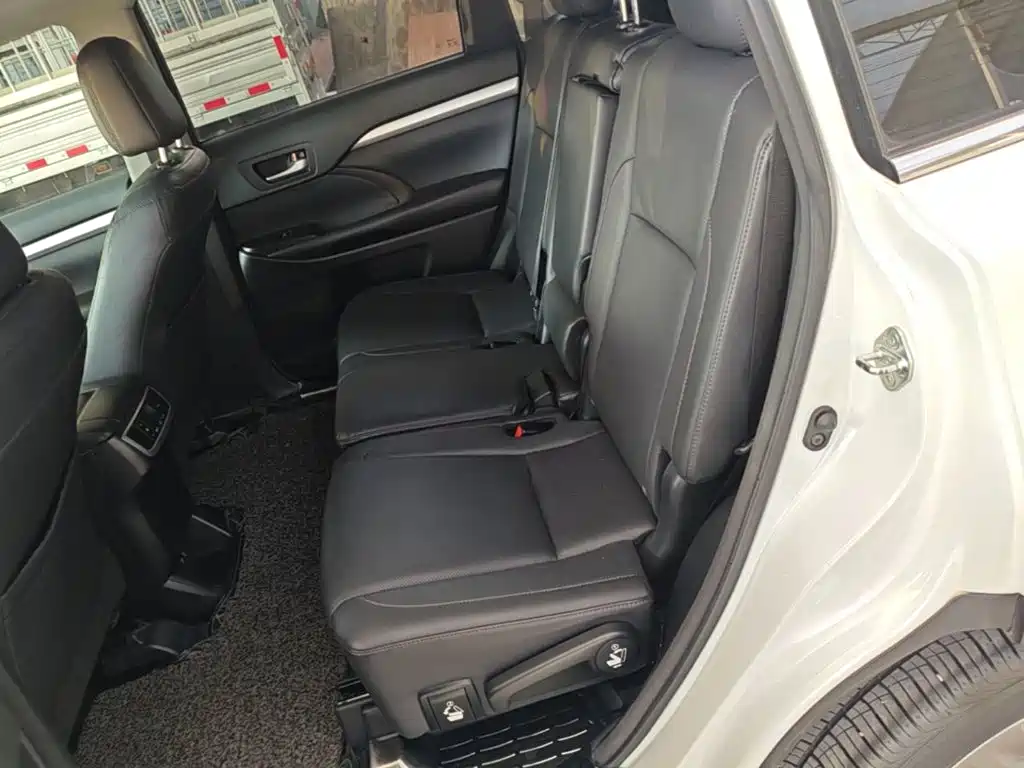 Toyota Highlander — миниатюра 17