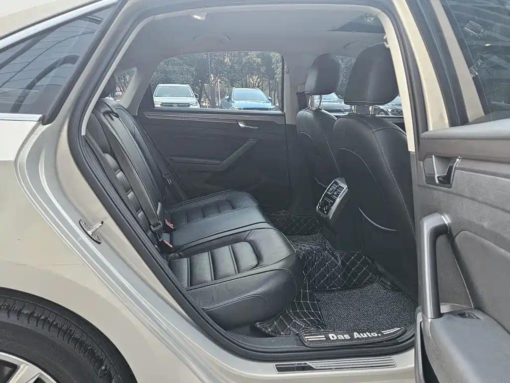 Volkswagen Passat — миниатюра 14
