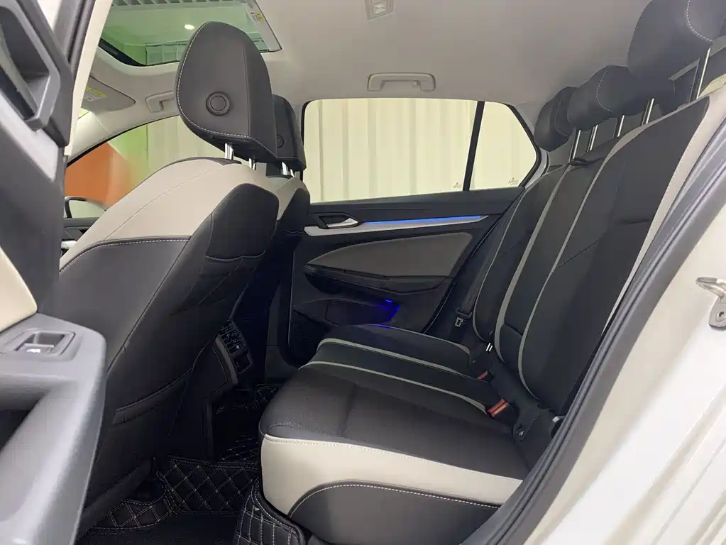 Volkswagen Golf — миниатюра 10