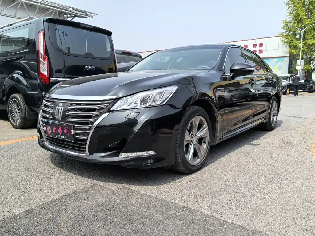 Toyota Crown 2017