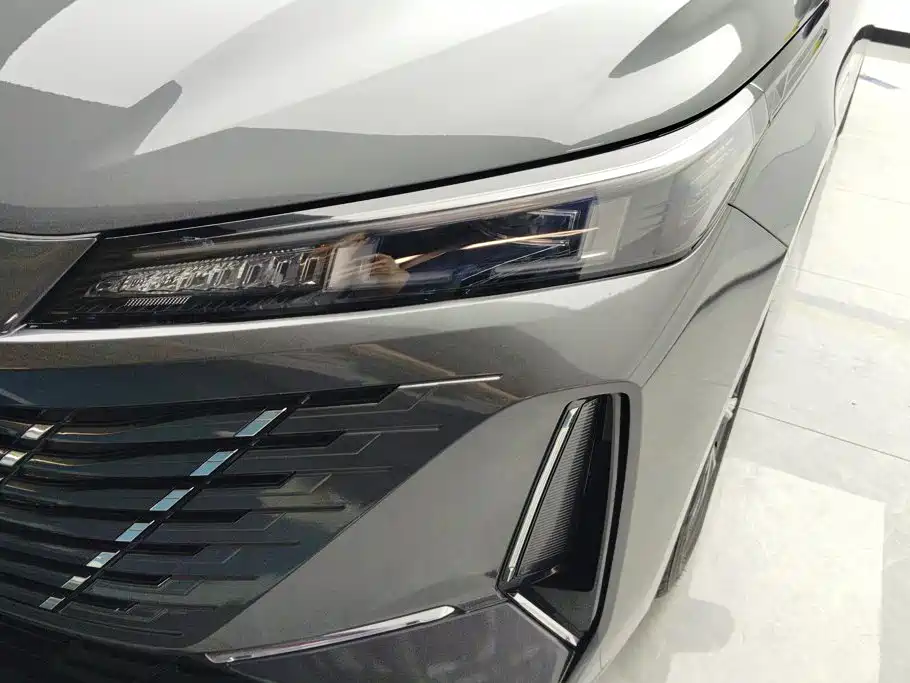 Changan Eado — миниатюра 5