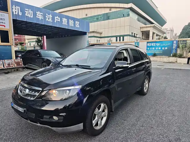BYD S6