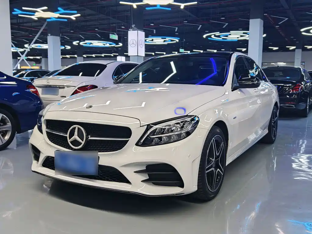 Mercedes-Benz C-Class 2021
