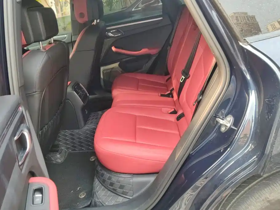 Porsche Macan — миниатюра 11