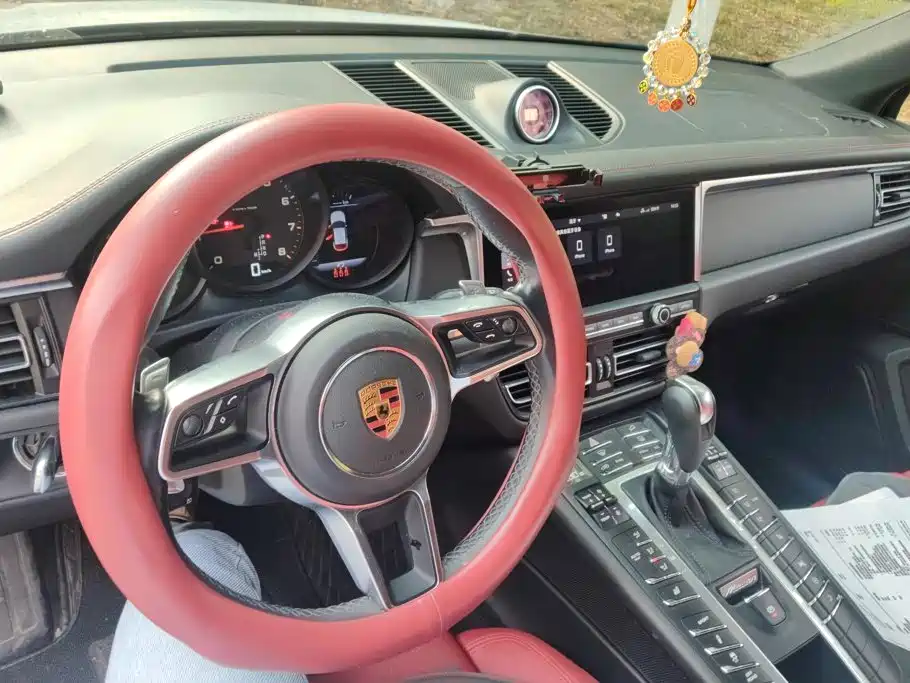 Porsche Macan — миниатюра 12