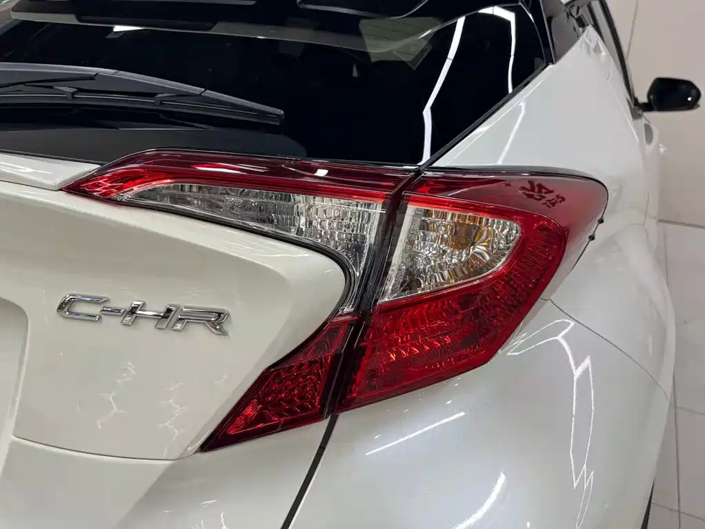 Toyota C-HR — миниатюра 14