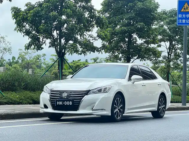 2019 Toyota Crown