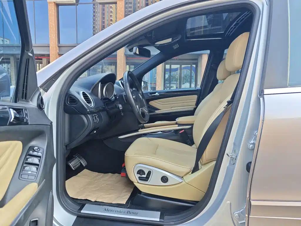 Mercedes-Benz M-Class — миниатюра 9