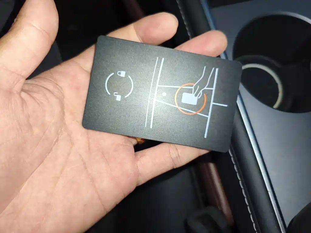 Tesla Model Y — миниатюра 9