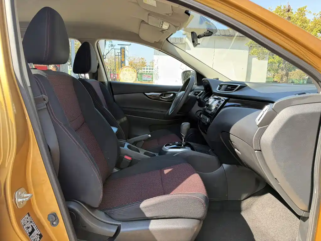 Nissan Qashqai — миниатюра 11