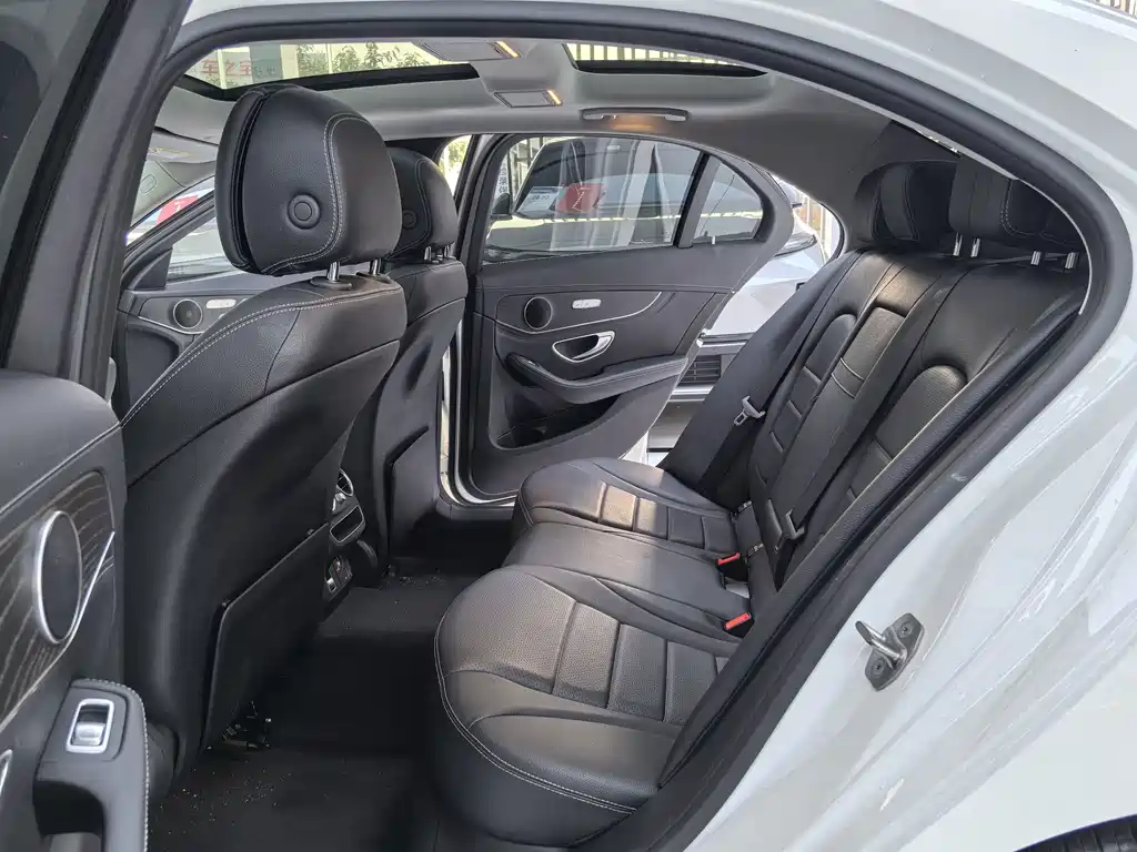 Mercedes-Benz C-Class — миниатюра 10