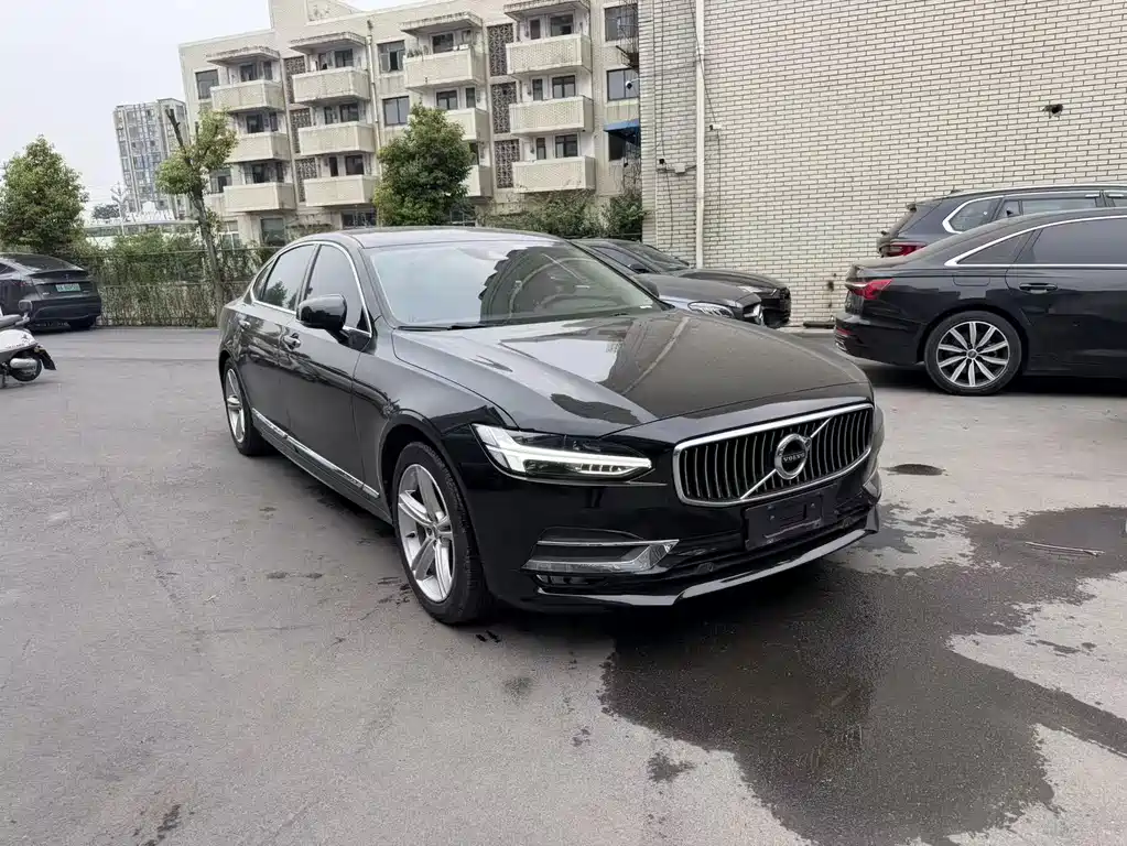 Volvo S90 — миниатюра 3