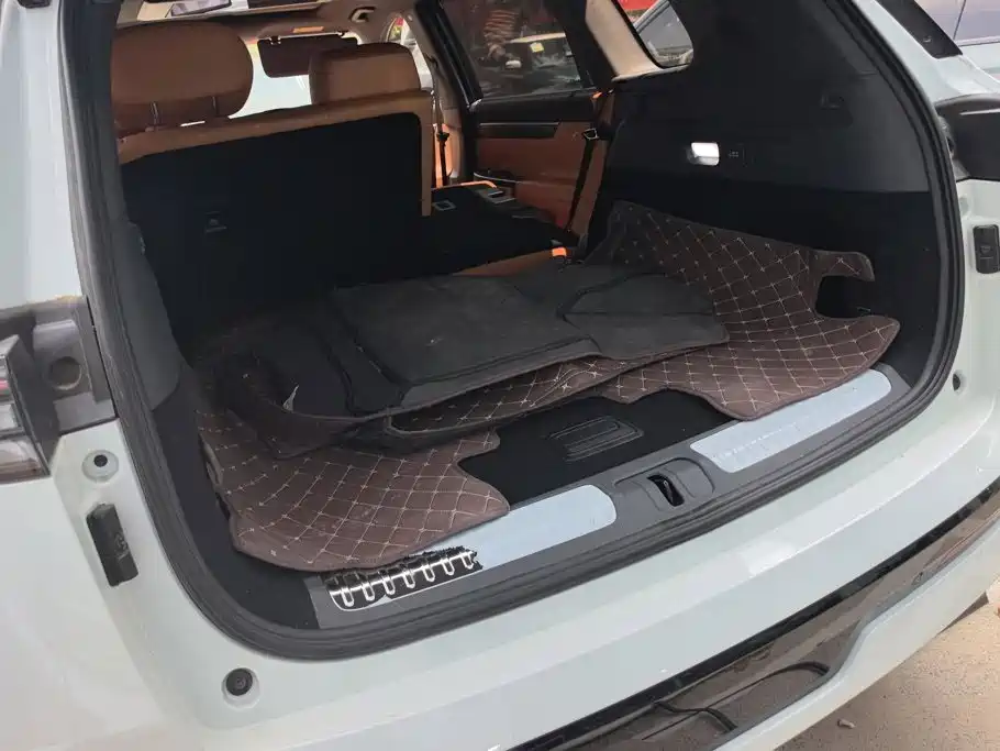Dongfeng eπ008 2025 210Ultra Smart Drive 5 мест