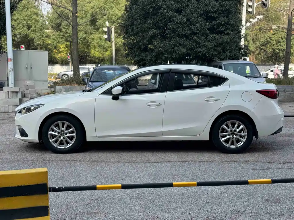 MAZDA 3 ANGKESAILA