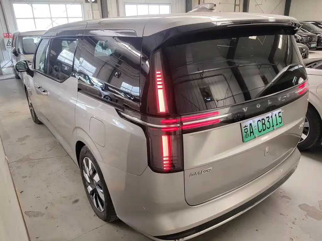 Volvo EM90 — миниатюра 6