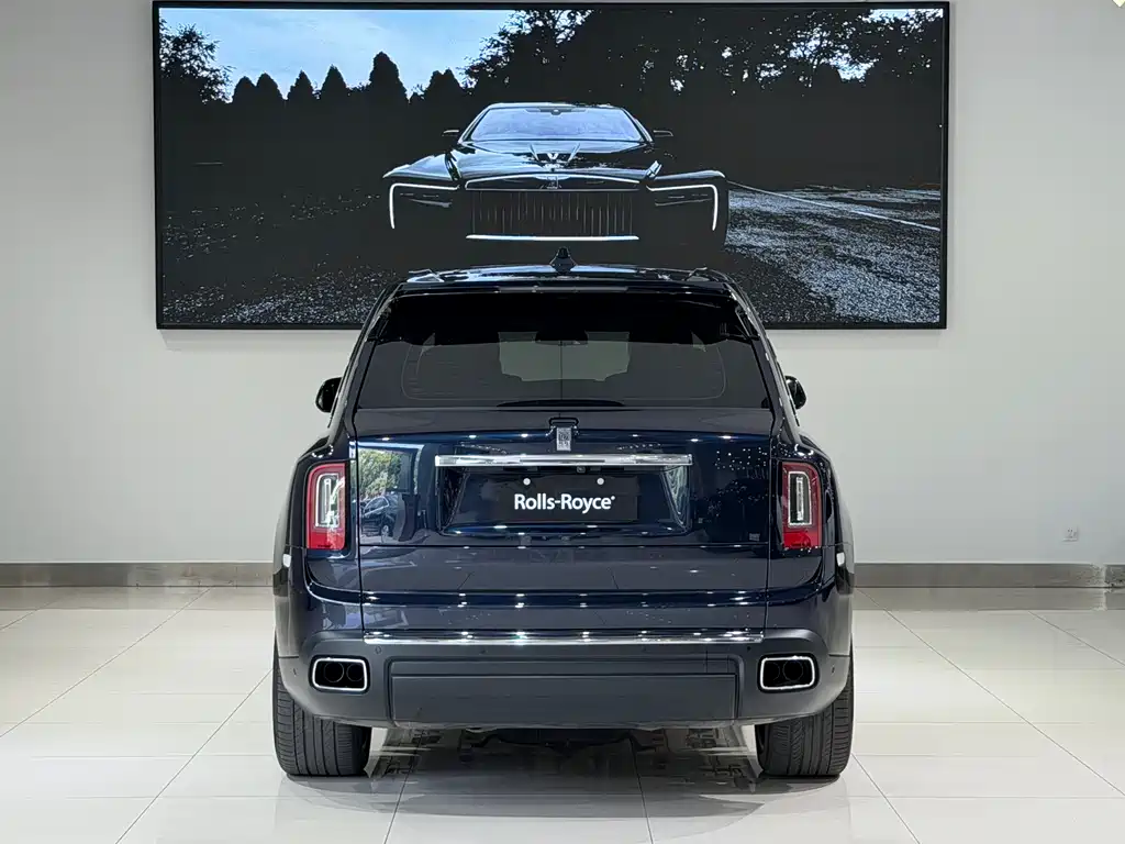 Rolls-Royce Cullinan 2018 мест