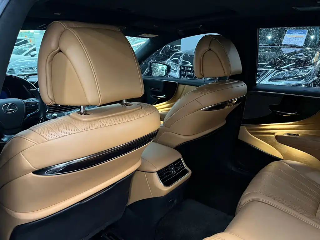 Lexus LS 2021 500h Luxury