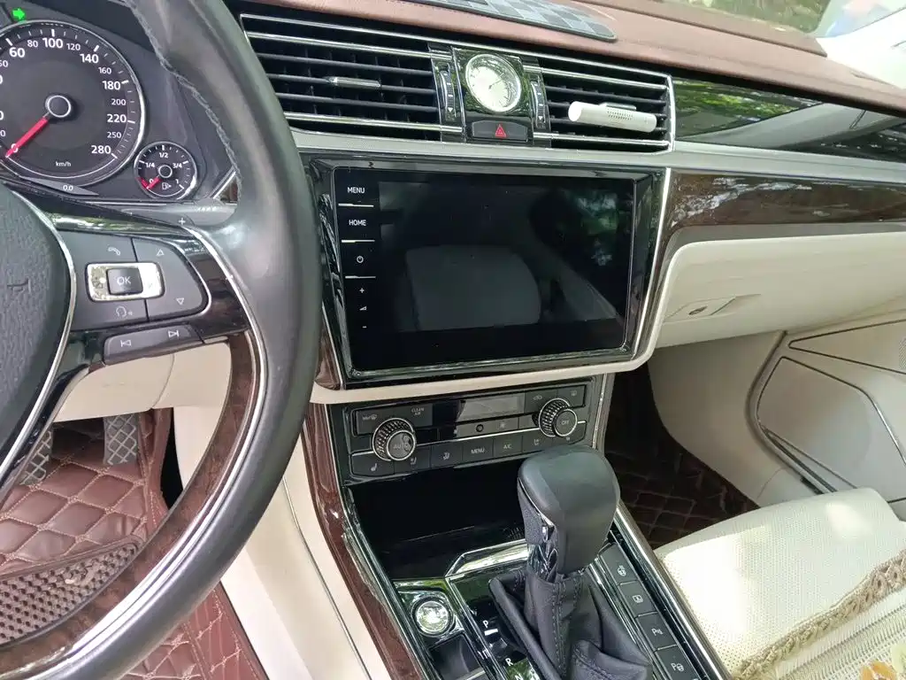 Volkswagen Phideon — миниатюра 10