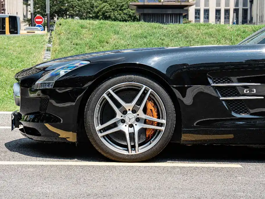 Mercedes-Benz SLS AMG — миниатюра 5