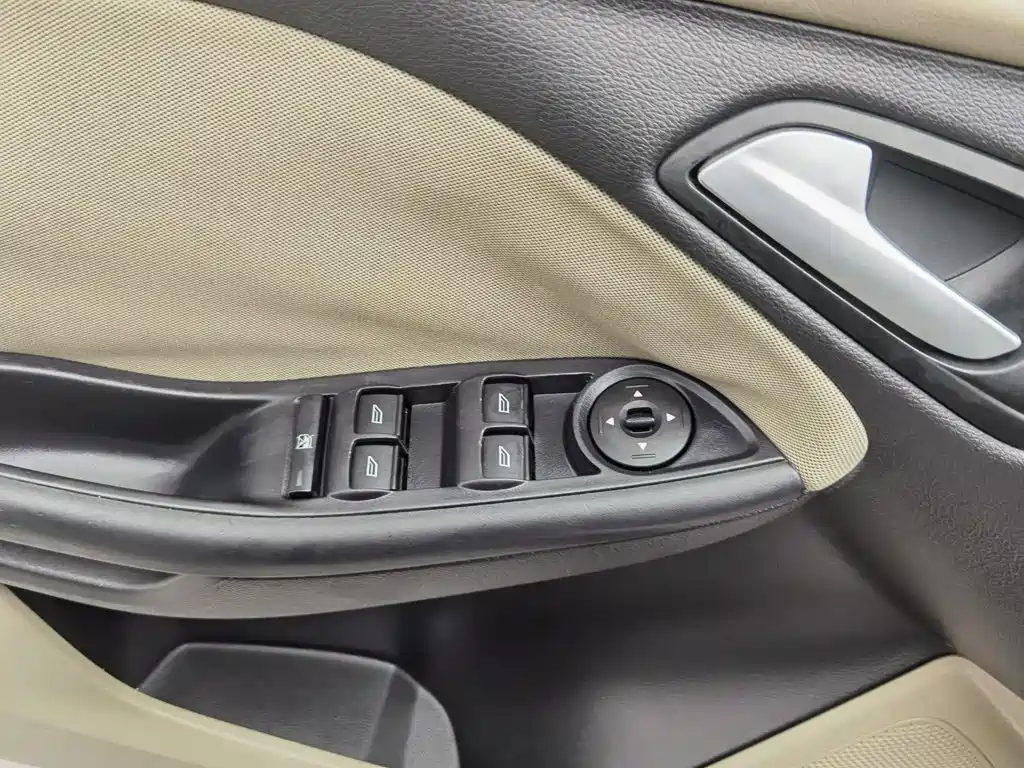 Ford Focus — миниатюра 9