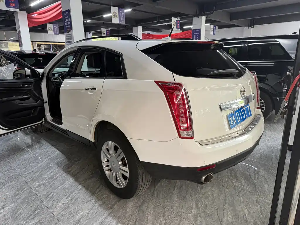 Cadillac SRX — миниатюра 6