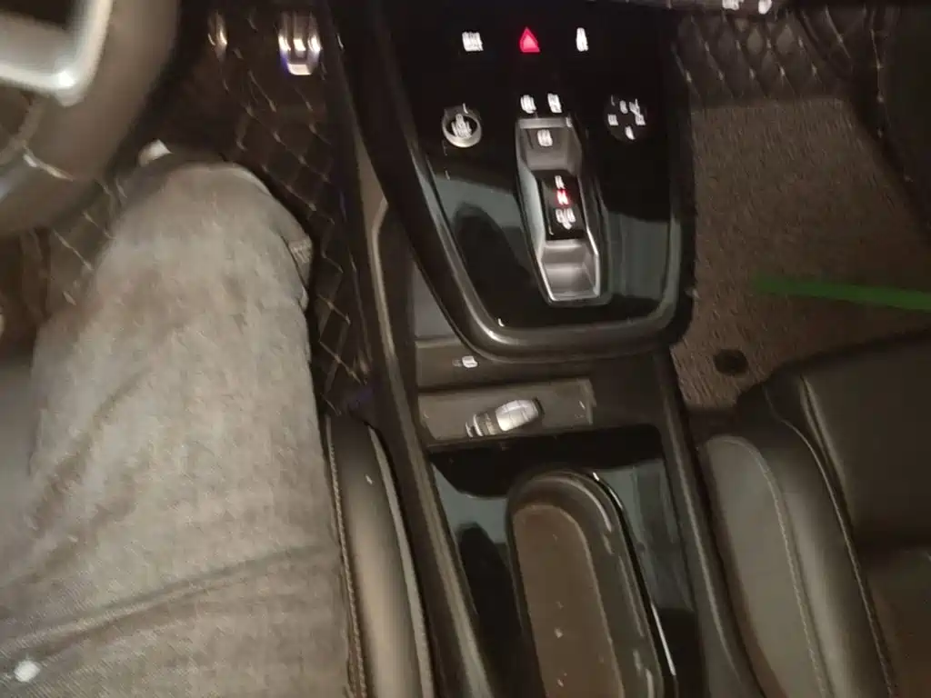 Audi Q4 e-tron — миниатюра 14