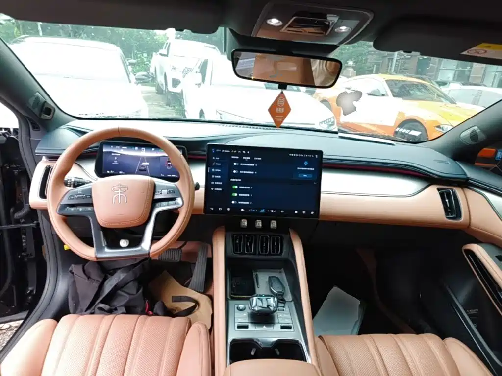 BYD L EV — миниатюра 10