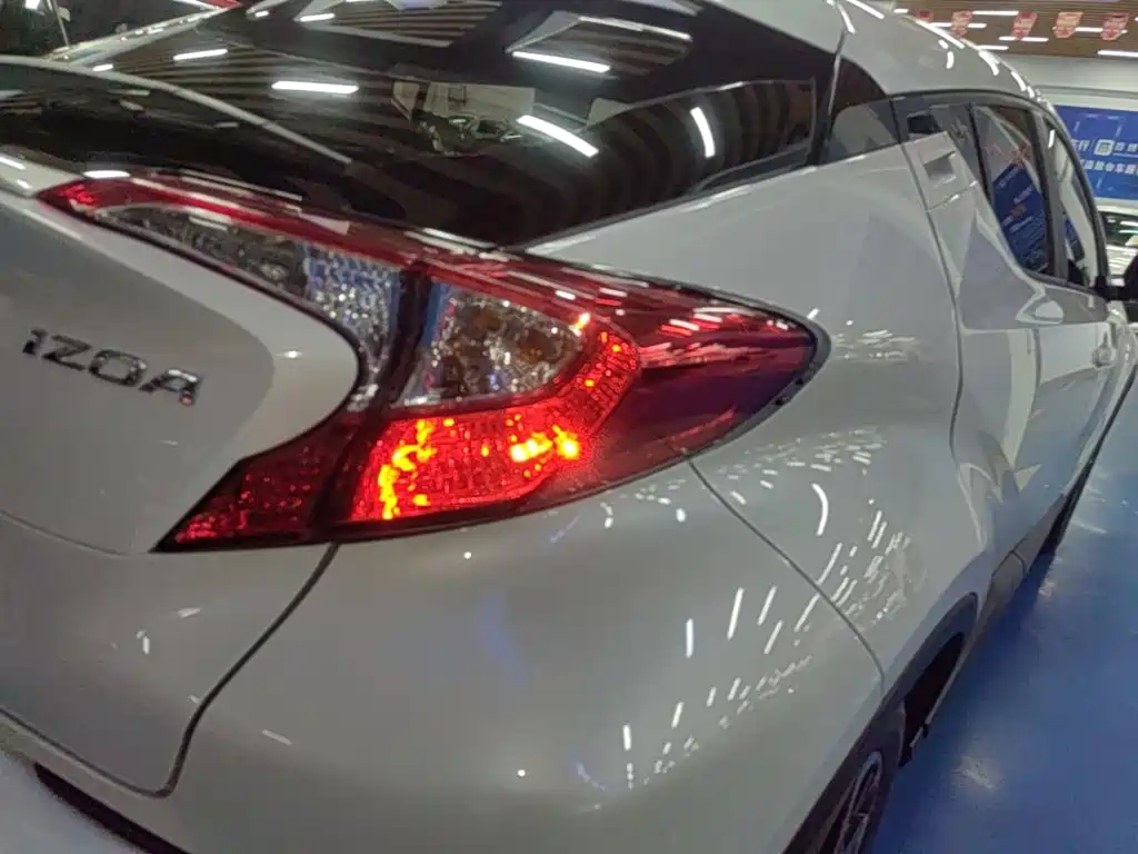 Toyota IZOA — миниатюра 8