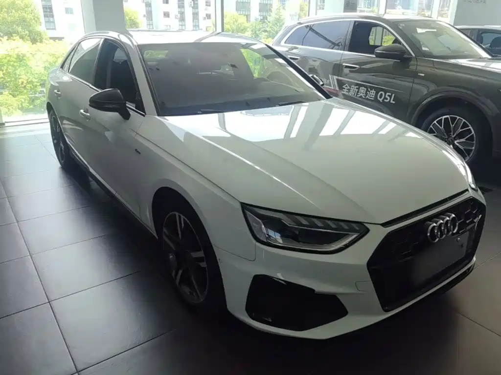 Audi A4L 2022 40 TFSI Luxury
