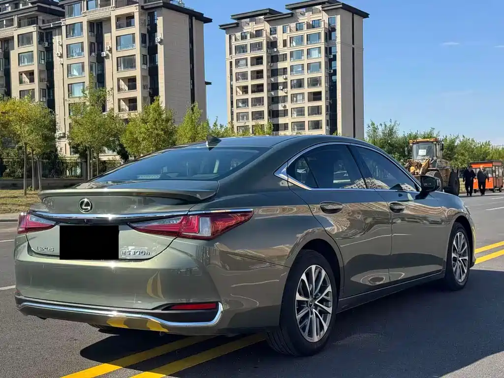 Lexus ES — миниатюра 9