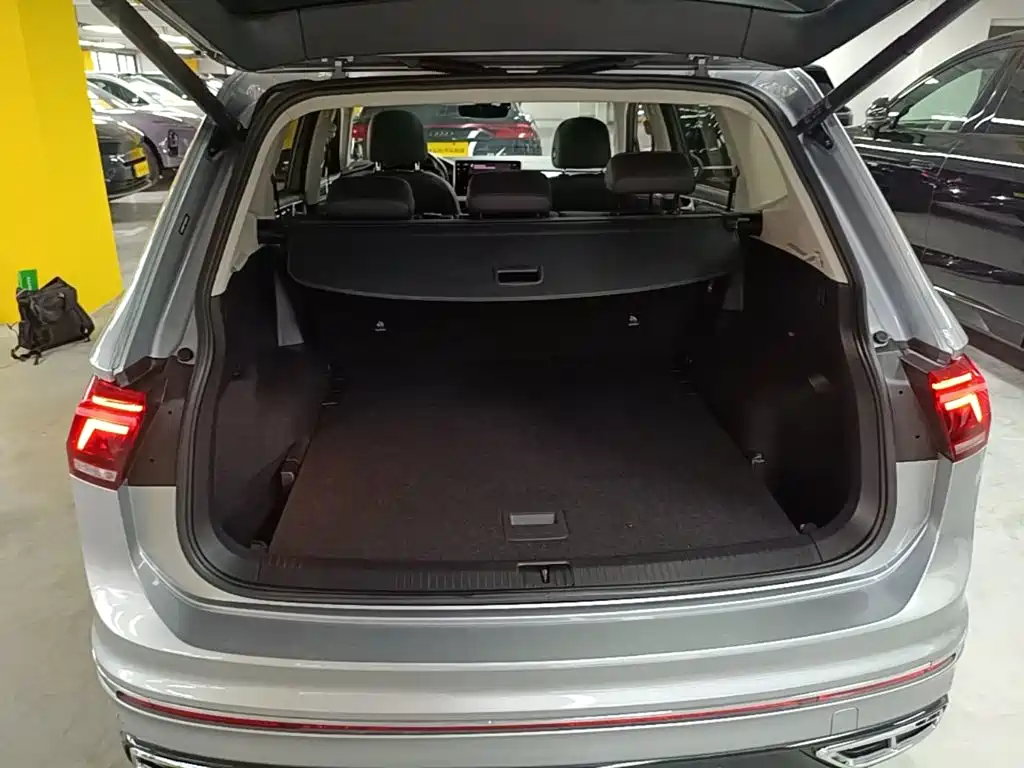 Volkswagen Tiguan L — миниатюра 19