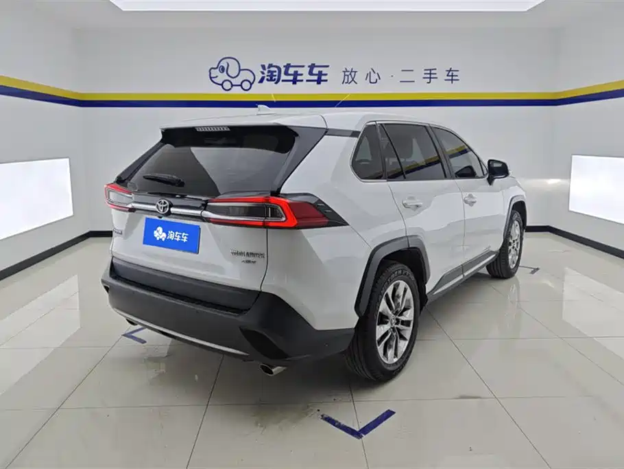 Toyota Wildlander 2022 2.0L CVT Luxury