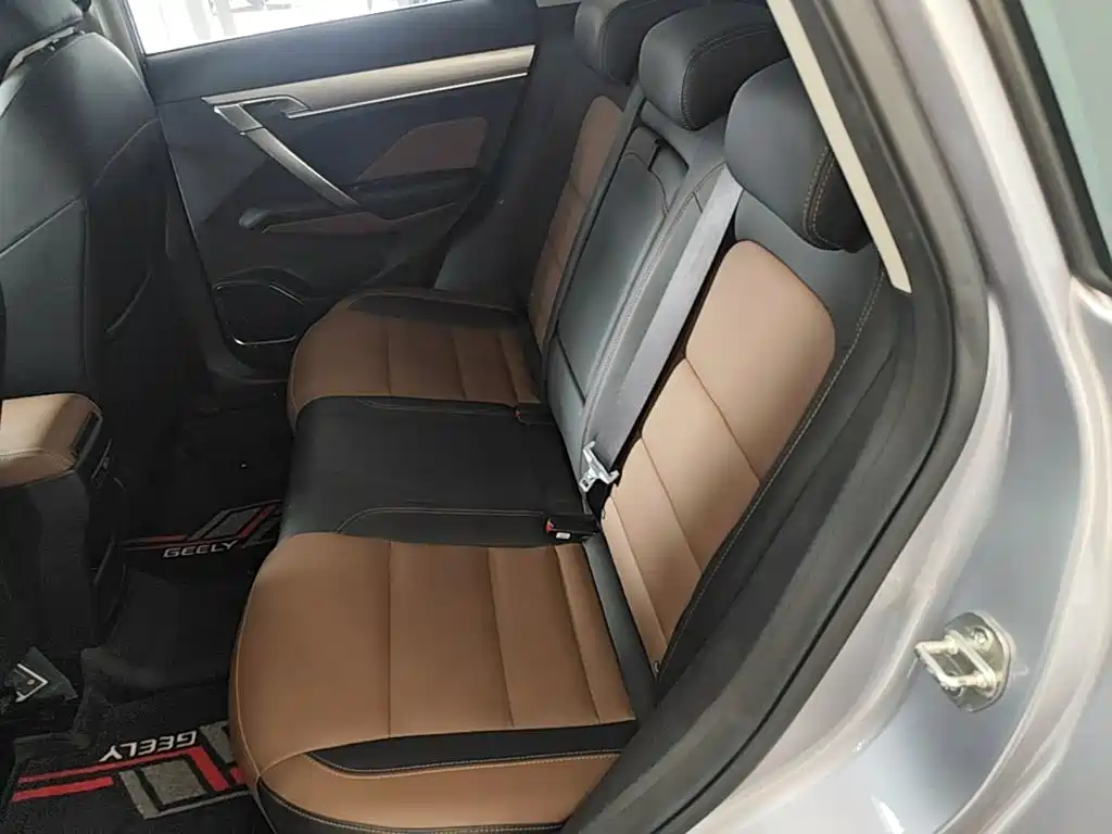 Geely Binyue — миниатюра 17