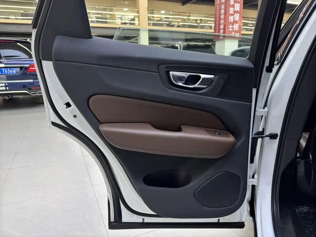 Volvo XC60 — миниатюра 5