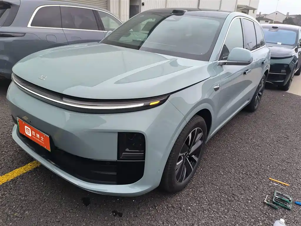 Li Auto Li L6 2025