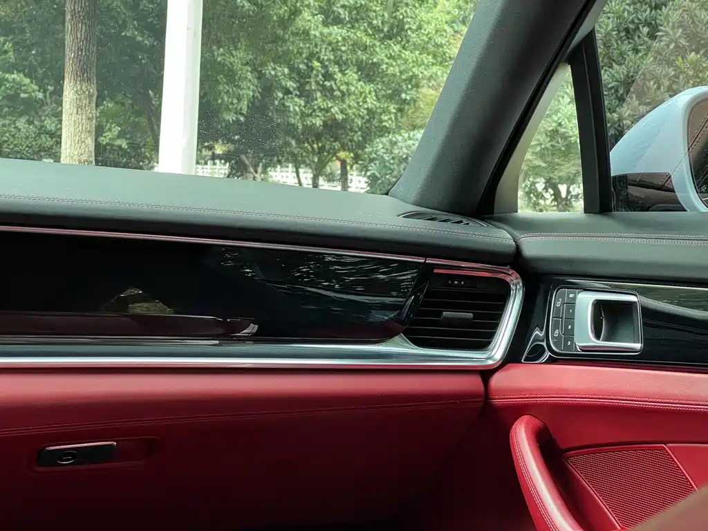 Porsche Panamera — миниатюра 21