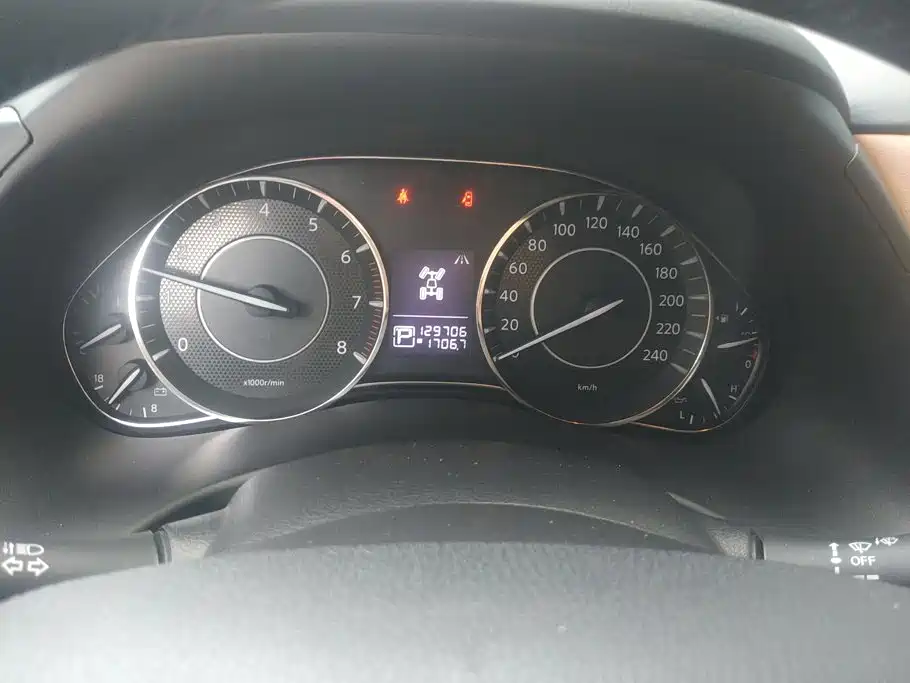 Nissan Patrol — миниатюра 14