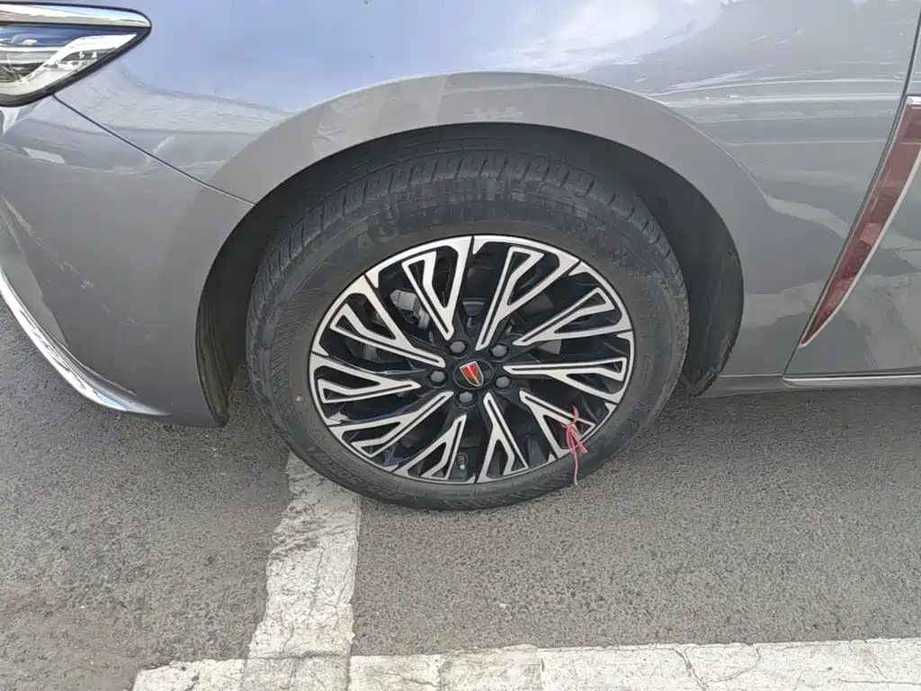 Hongqi Hongqi H5 — миниатюра 23