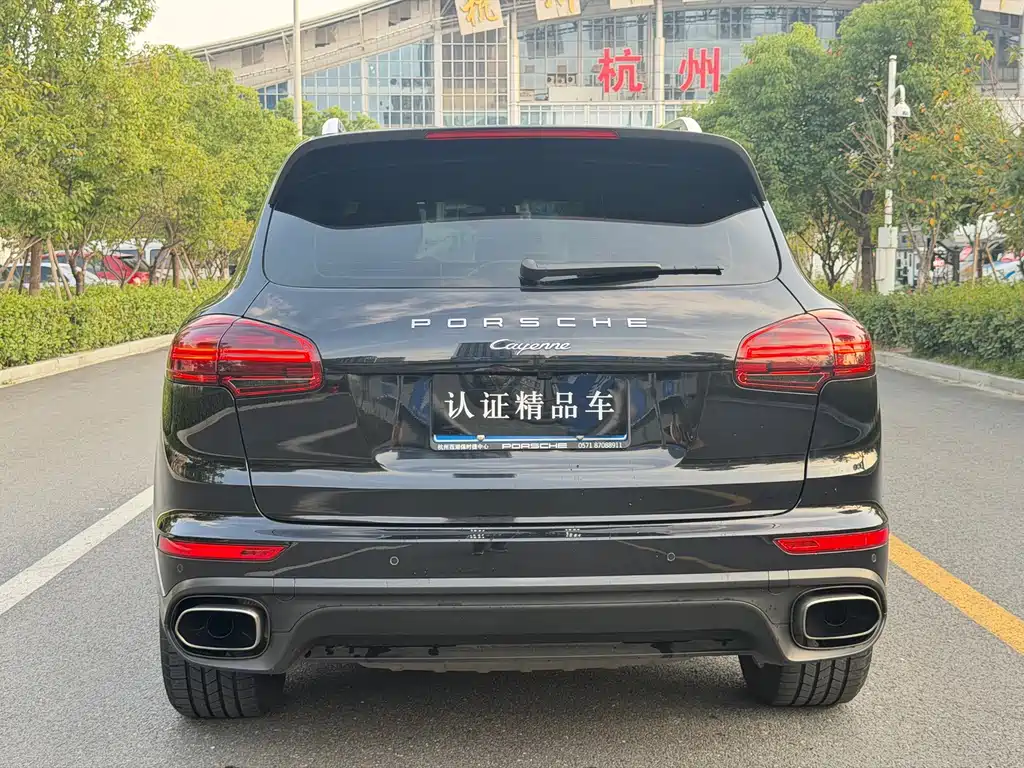Porsche Cayenne — миниатюра 6