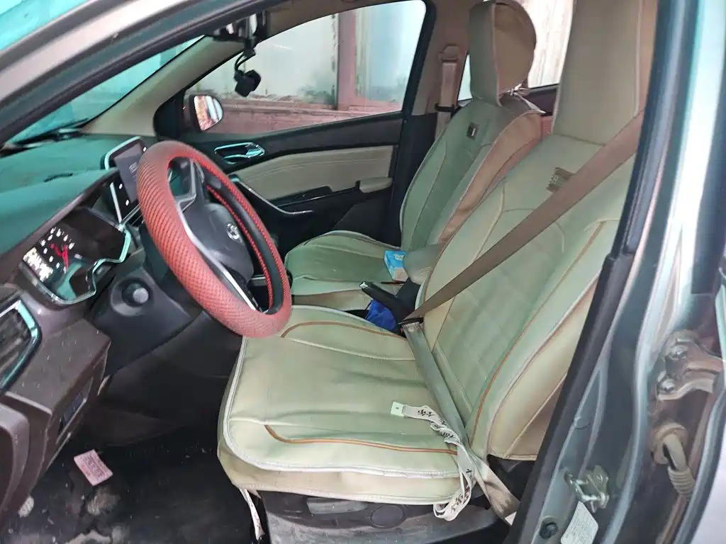 Baojun 310W — миниатюра 11