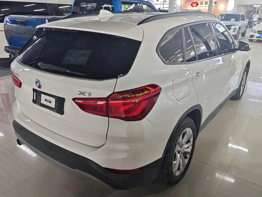 BMW  X1