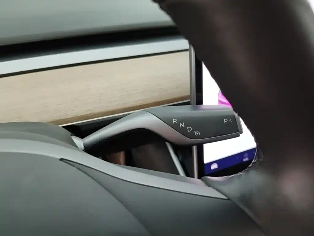 Tesla Model 3 — миниатюра 14