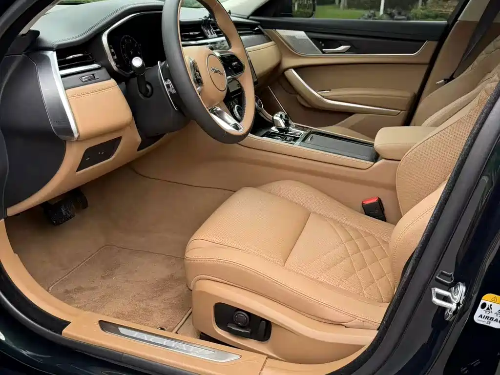 Jaguar XFL — миниатюра 6