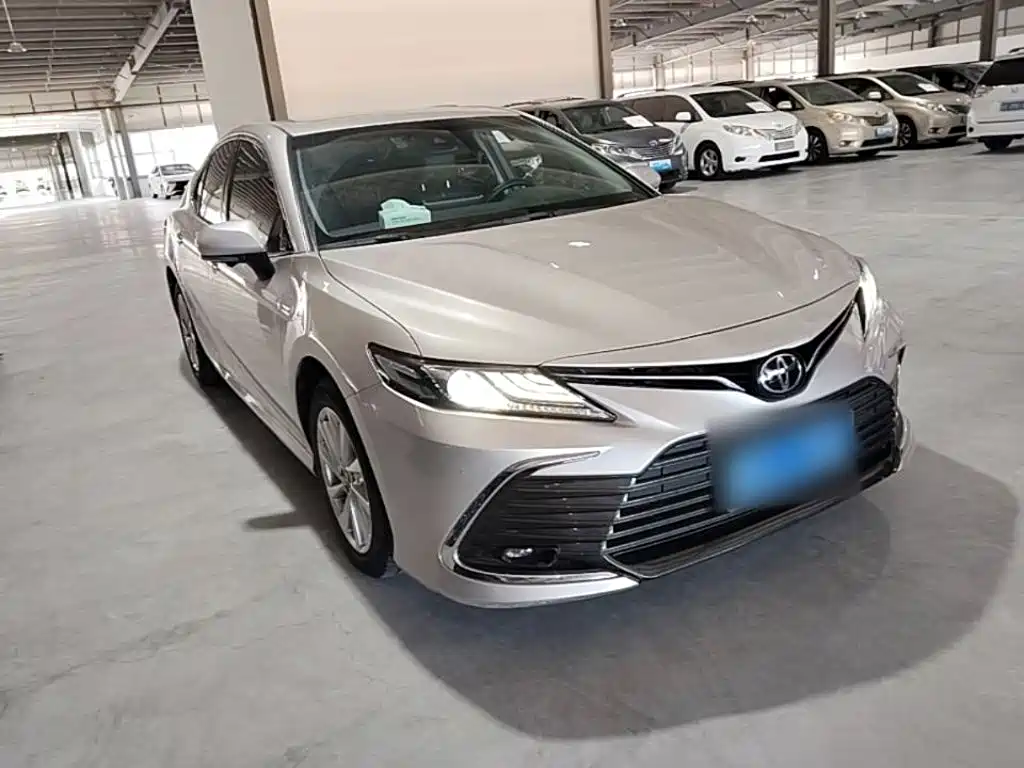 Toyota Camry — миниатюра 4