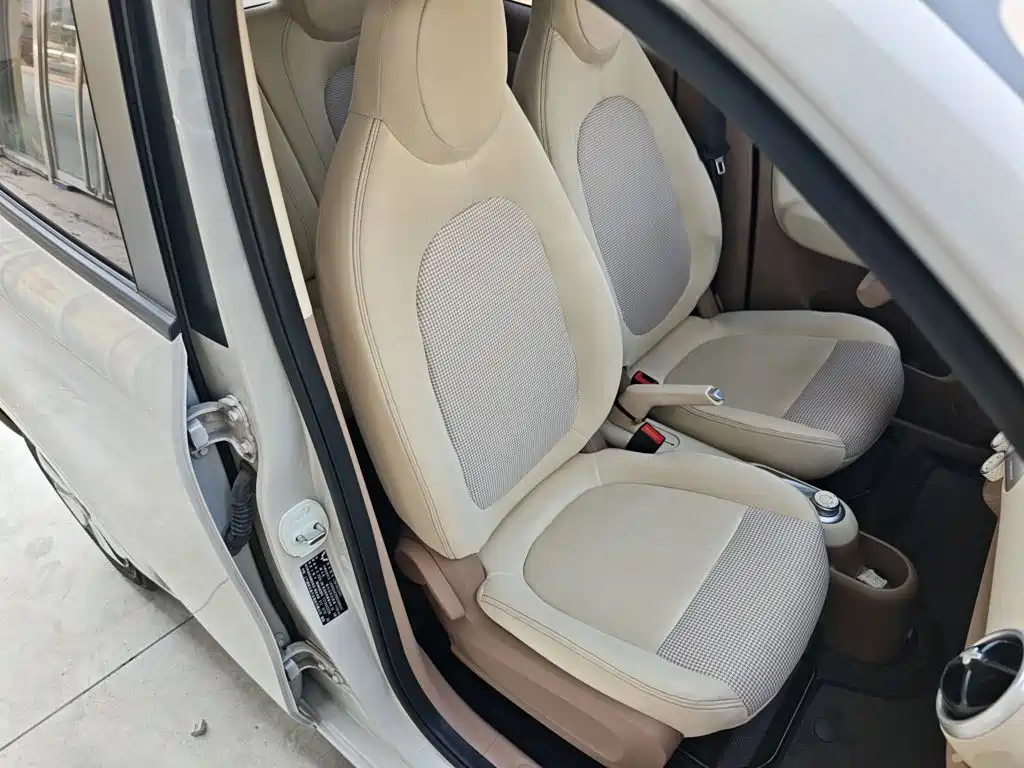 Wuling MINIEV — миниатюра 25