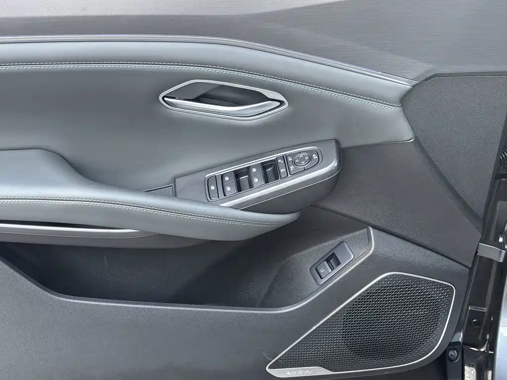 BYD L DM-i — миниатюра 19